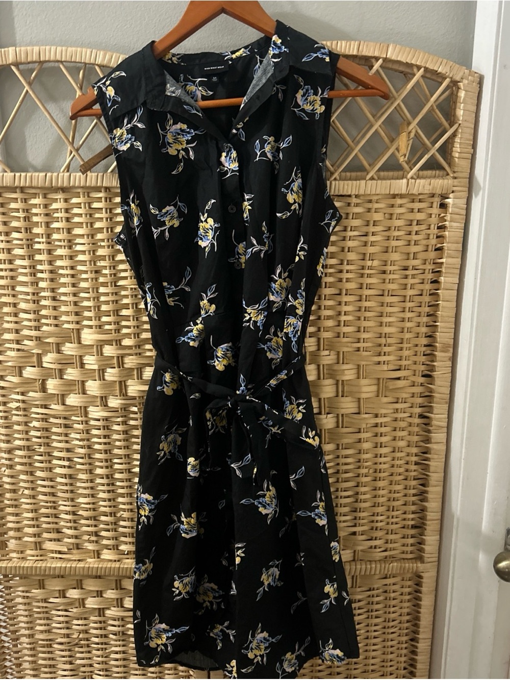 Who What Wear Size Med Ladies Floral Sleeveless 100% Cotton Button Up Dress